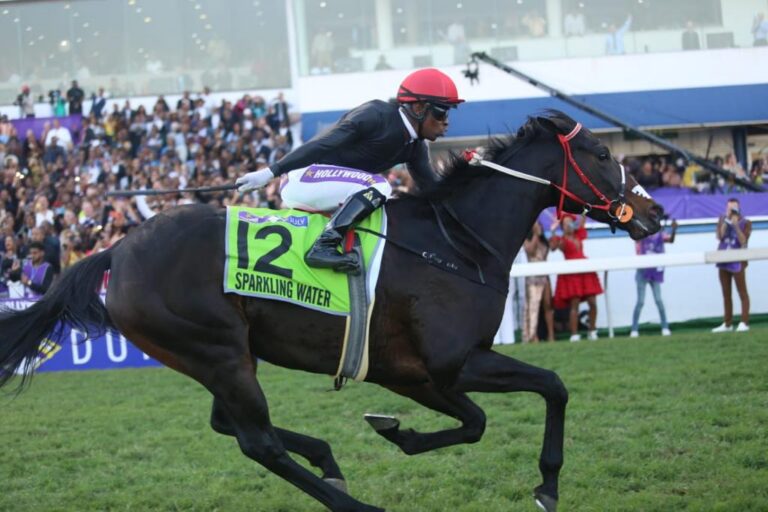De Kock sparkles in Durban July