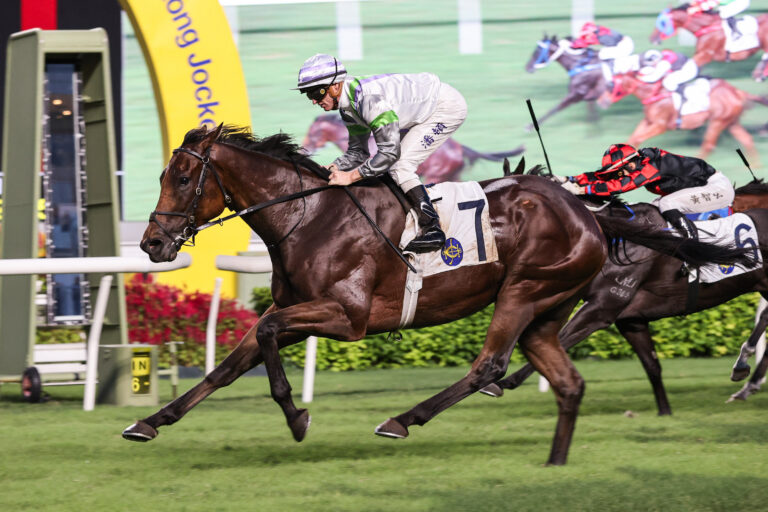 Eustace, Purton test Light Years Charm at Sha Tin