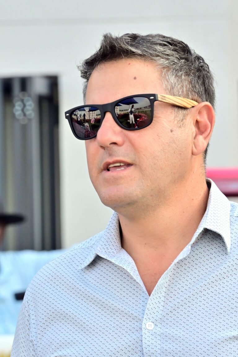 Follow Tarry at Scottsville