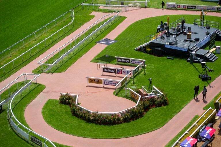 FRONT PARADE RING LAUNCH