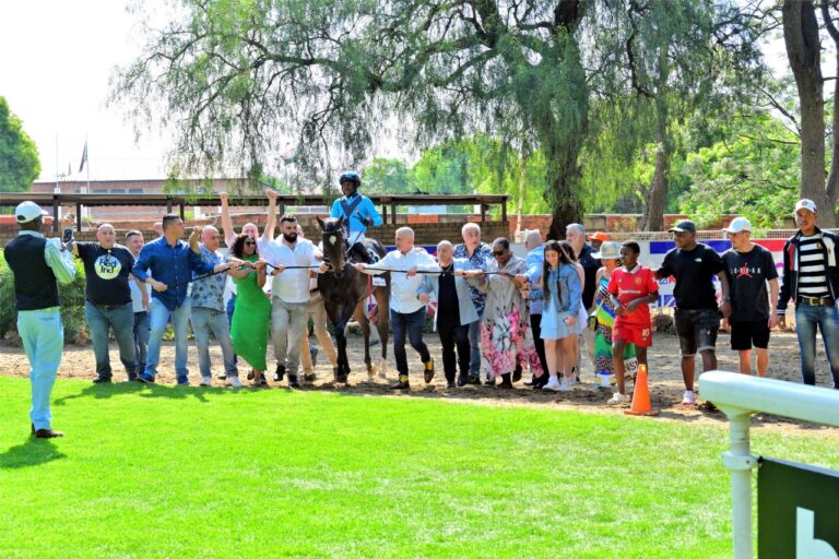 MRS GERIATRIX & MAIN DEFENDER SHOW THEIR COLOURS ON SPRING CHALLENGE DAY