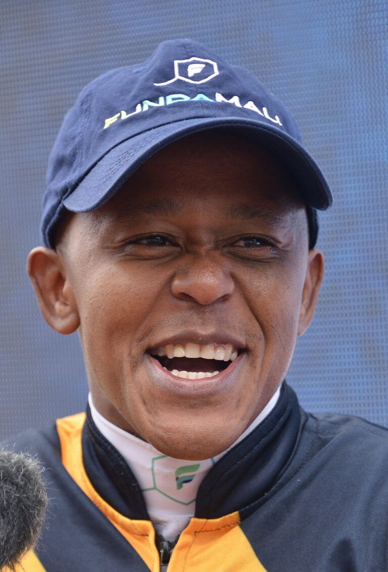 Muzi and Mitchley to strike at Fairview