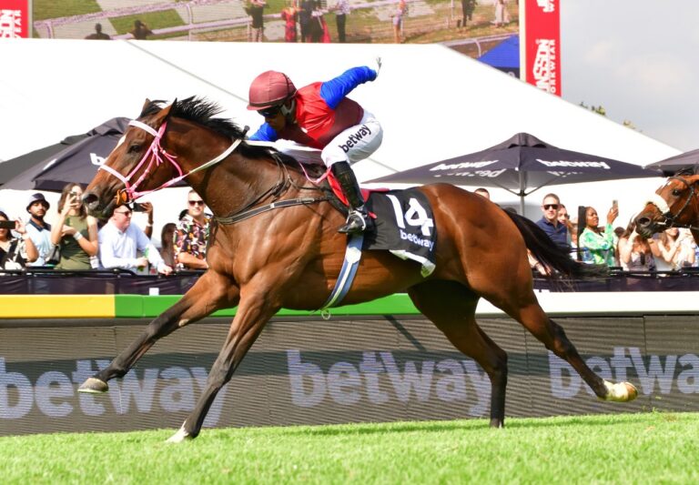 Muzi Yeni wins his first ever Betway Summer Cup with Royal Victory, as the ‘People’s Race’ lives up to the hype