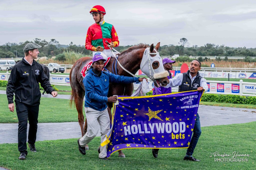 PARIS LASS EYES HAT-TRICK