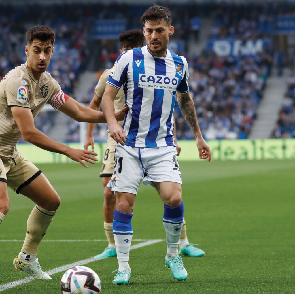 SILVA CALLS TIME OUT