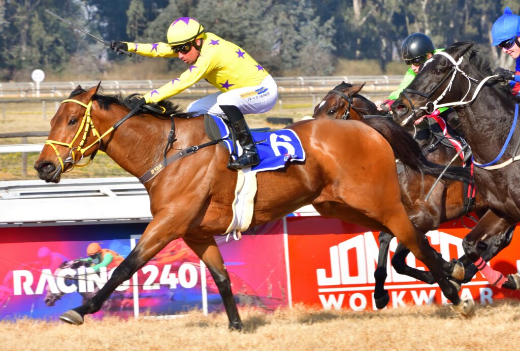 Trois Trois Quatre free of his millstone